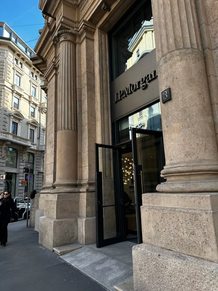 JPMorgan's Global Talent Drive: Searches and Researches