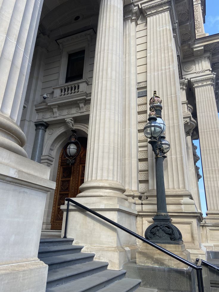 The Legal Services Gap: Geographic Concentration of Top Law Firms